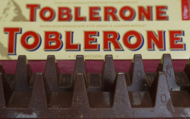 Toblerone: Σβήνει από τη συσκευασία της το ελβετικό βουνό