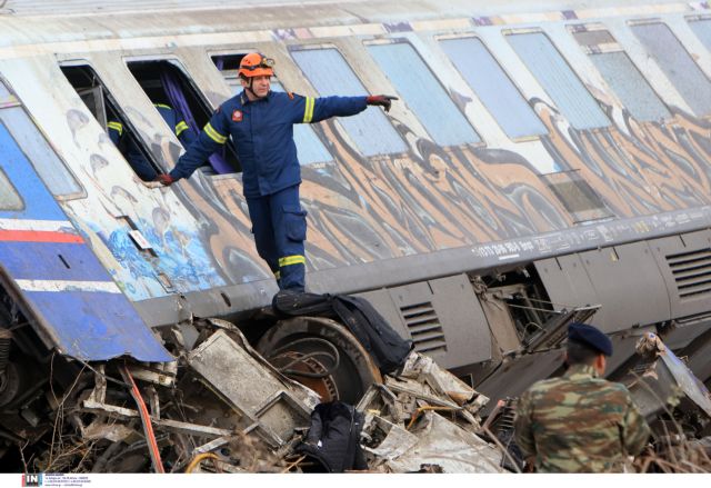 Τέμπη: Τα ερωτήματα γύρω από τη 12λεπτη πορεία θανάτου