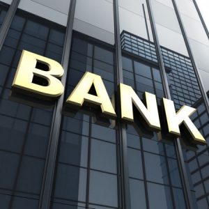 Τράπεζες: Πώς θα πετύχουν αύξηση κερδών κόντρα στις μειώσεις επιτοκίων