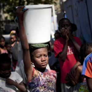 UNICEF: Χίλια παιδιά πεθαίνουν κάθε μέρα σε όλο τον κόσμο επειδή ήπιαν μολυσμένο νερό