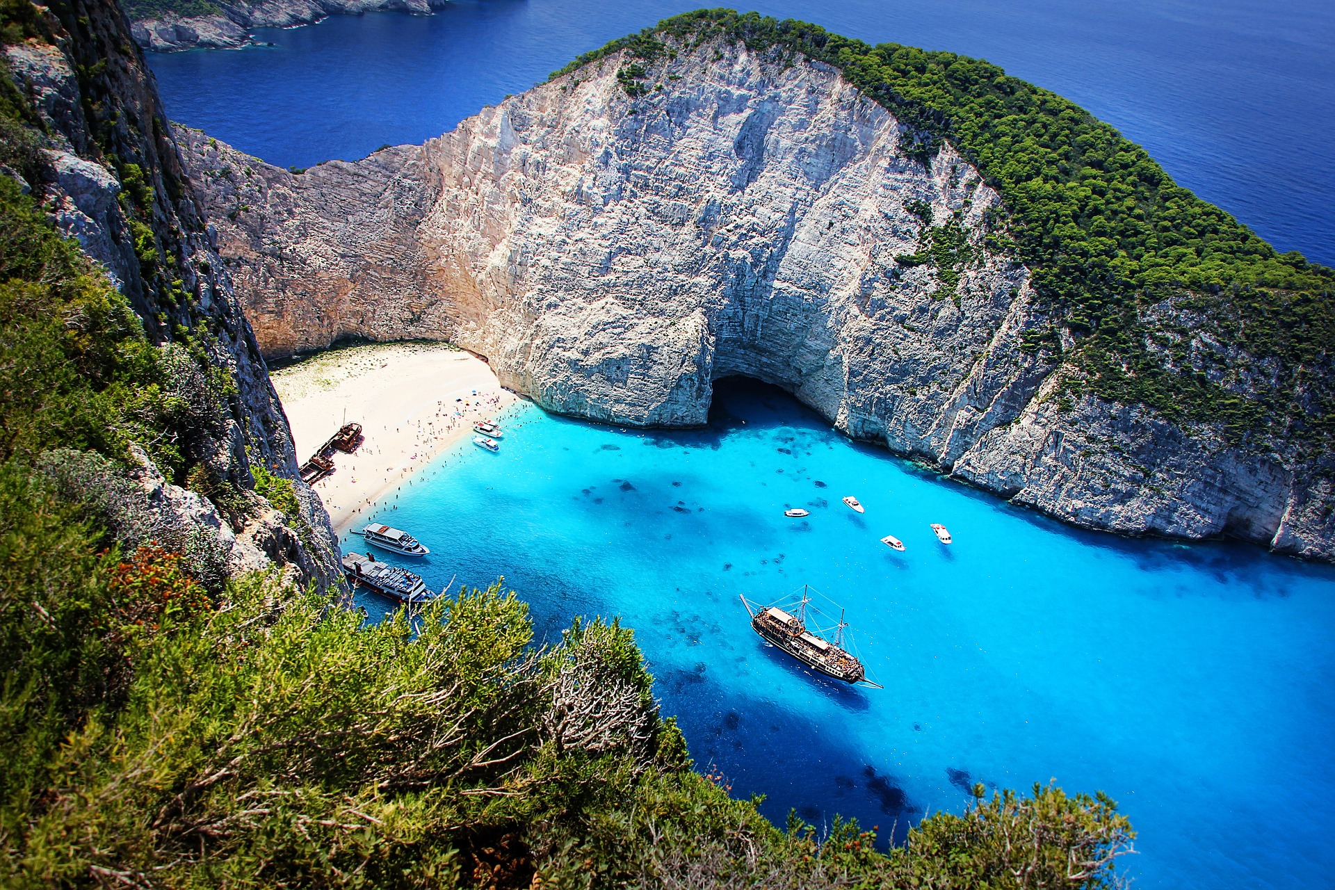 Zakynthos Shipwreck: Βeach shut down again for safety reasons