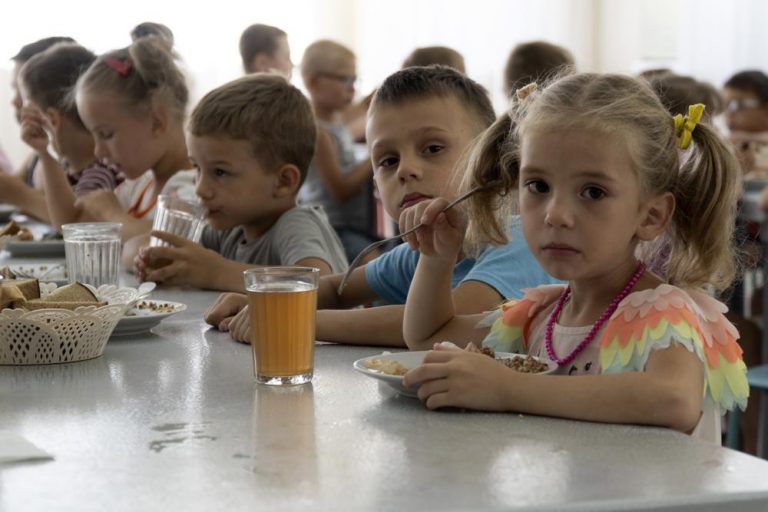 Ουκρανία: Τριάντα ένα παιδιά επέστρεψαν στα σπίτια τους μετά την παράνομη μεταφορά τους στη Ρωσία