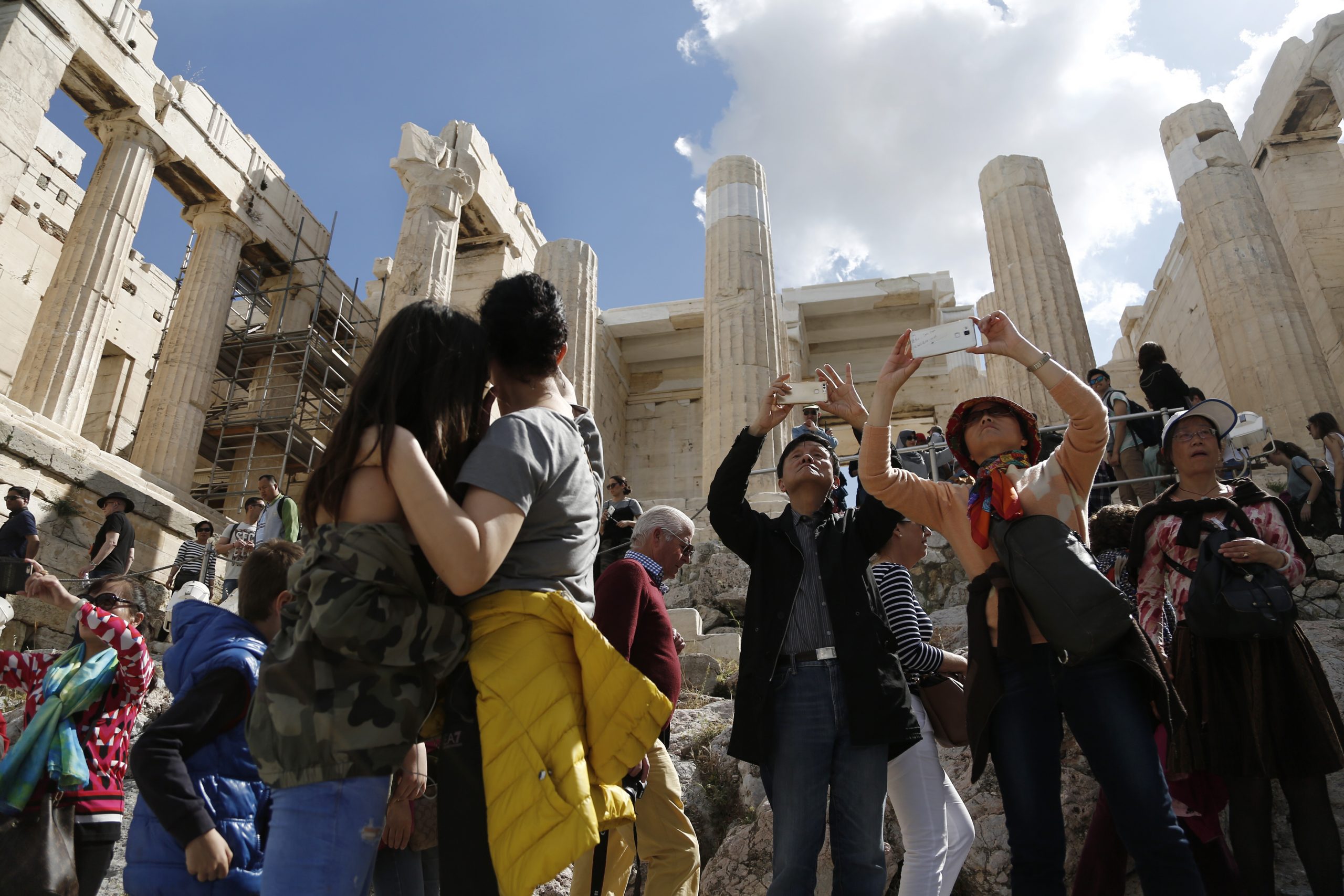 Πάσχα: «Βουλιάζει» η Αθήνα από τουρίστες – Ποιοι είναι οι πιο… ανοιχτοχέρηδες