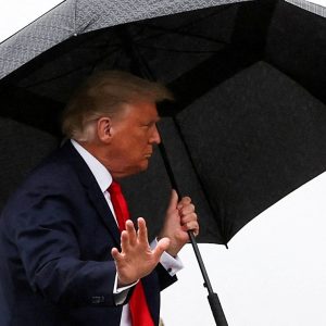 Ντόναλντ Τραμπ: Τι θα συμβεί μετά την παραπομπή του στη δικαιοσύνη