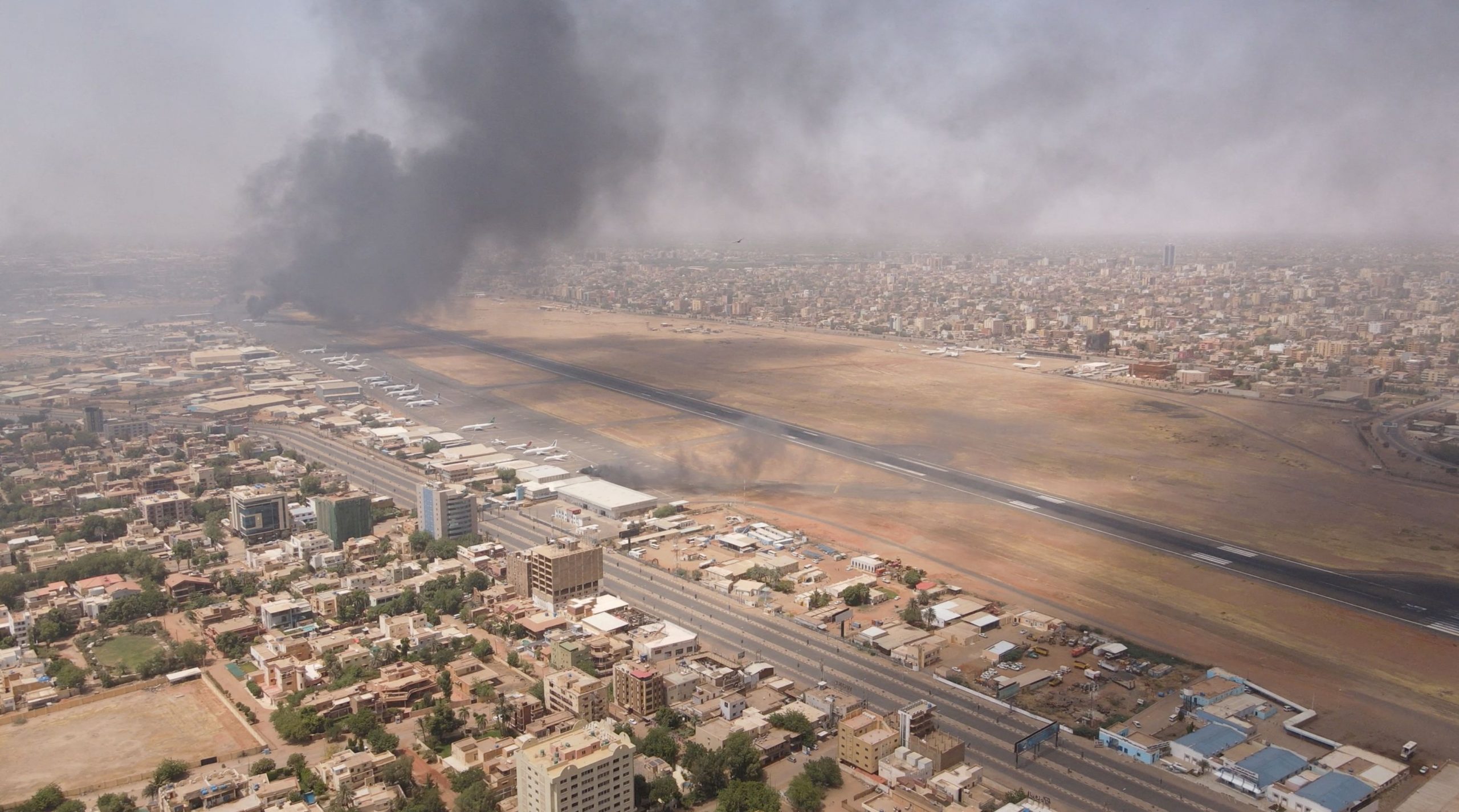 Σουδάν: Χτυπήθηκε το γαλλικό κομβόι που μετέφερε και Έλληνες πολίτες