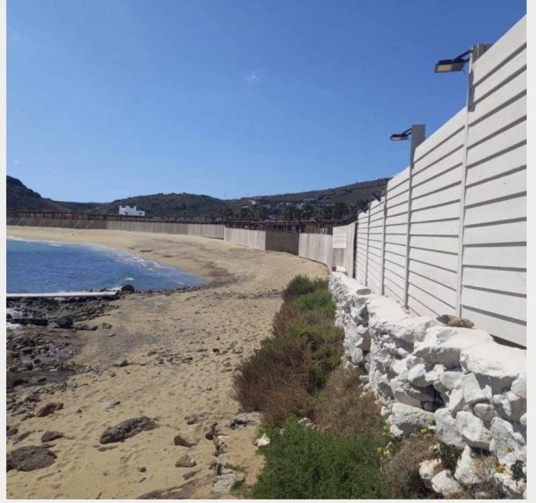 Barrier on popular Mykonos beach causes uproar
