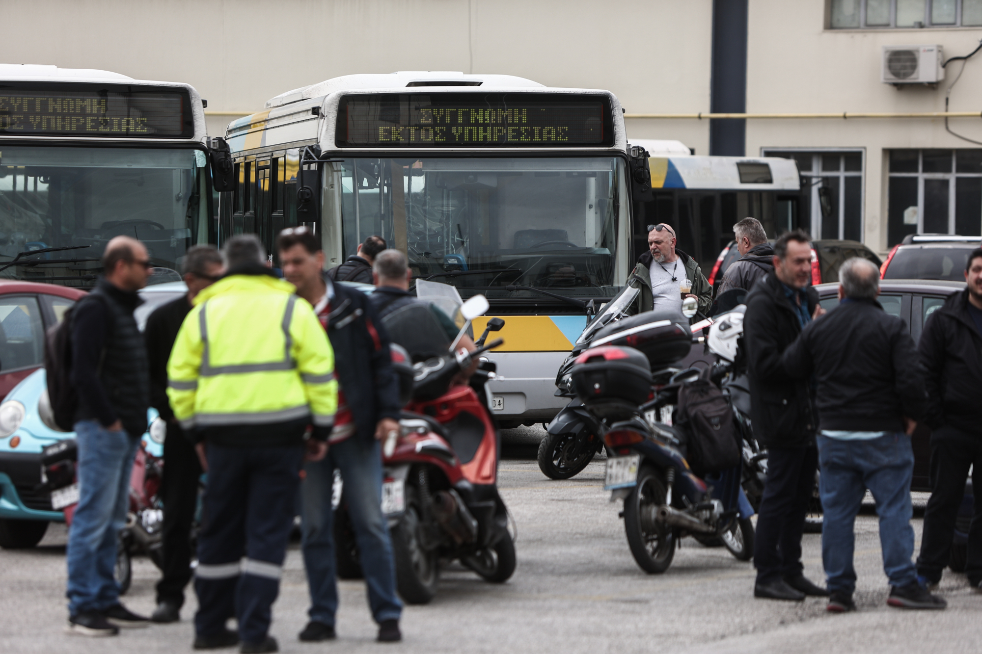 Στάση εργασίας και σήμερα σε λεωφορεία και τρόλεϊ