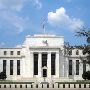 Τζέφερσον- Fed: Παύση δε σημαίνει ότι ο κύκλος της αύξησης των επιτοκίων έχει τελειώσει