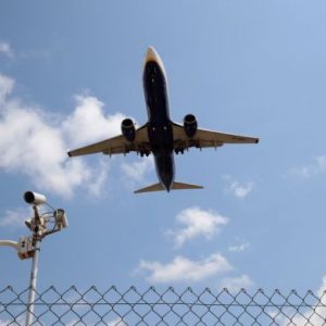 Aεροπορικές: Μειώνουν πτήσεις καθώς αυξάνονται οι φόβοι για έλλειψη καυσίμων