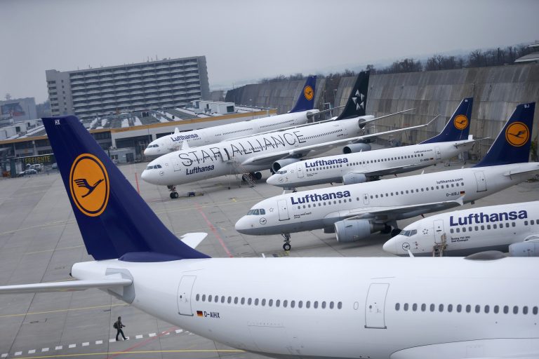 Αεροπορικές εταιρείες: Πόσο θα κοστίσει στην Ευρώπη η μηδενική εκπομπή ρύπων