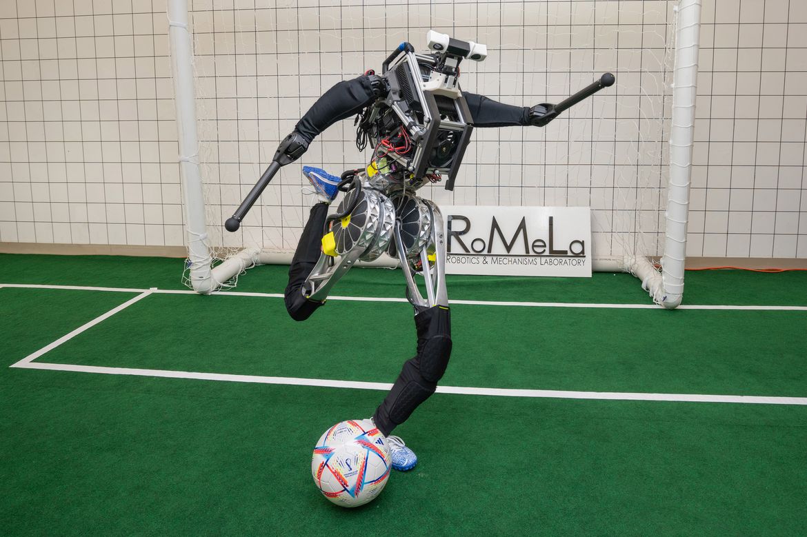 ARTEMIS: Ετοιμο να… σκοράρει το ανθρωπόμορφο ρομπότ που παίζει ποδόσφαιρο [Video]