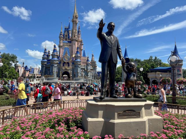 Disneyland: Ο υπερτουρισμός κάνει δύσκολη την επίσκεψη στα αξιοθέατα