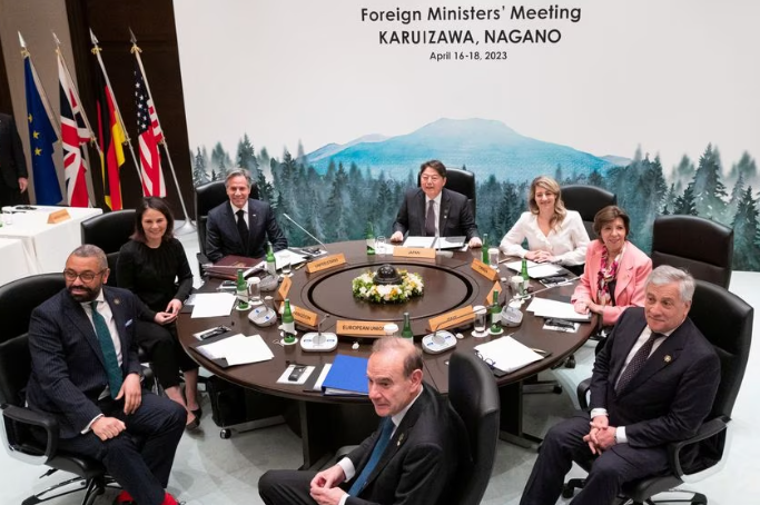 G7: Μελετά την ολική απαγόρευση των εξαγωγών στη Ρωσία