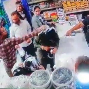Ιράν: Πέταξε γιαούρτι σε δύο γυναίκες επειδή δεν φορούσαν χιτζάμπ