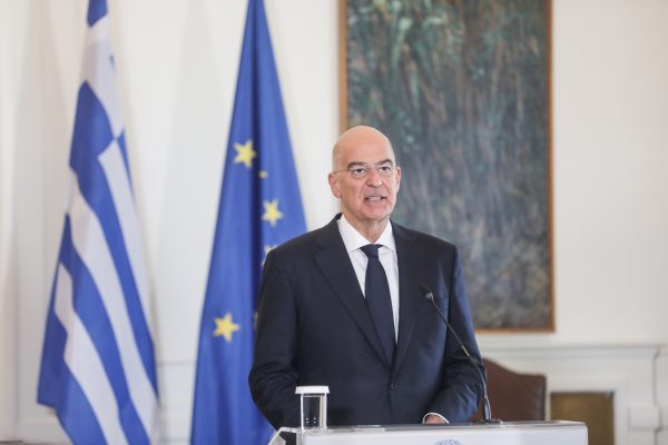 Δένδιας: Ψάχνουμε παράθυρο ευκαιρίας για να πάρουμε τους Έλληνες από το Σουδάν