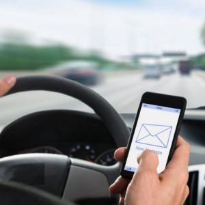 Οδηγώντας σε ζωντανή μετάδοση: H θανάσιμη συνήθεια των influencers