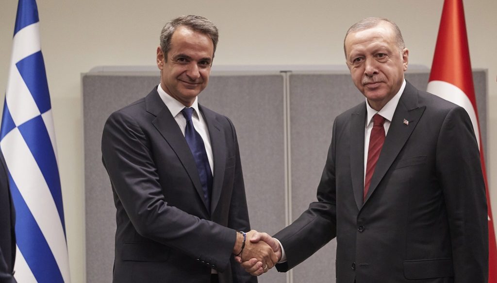 Mitsotakis conveys congratulations to Erdogan over latter’s re-election