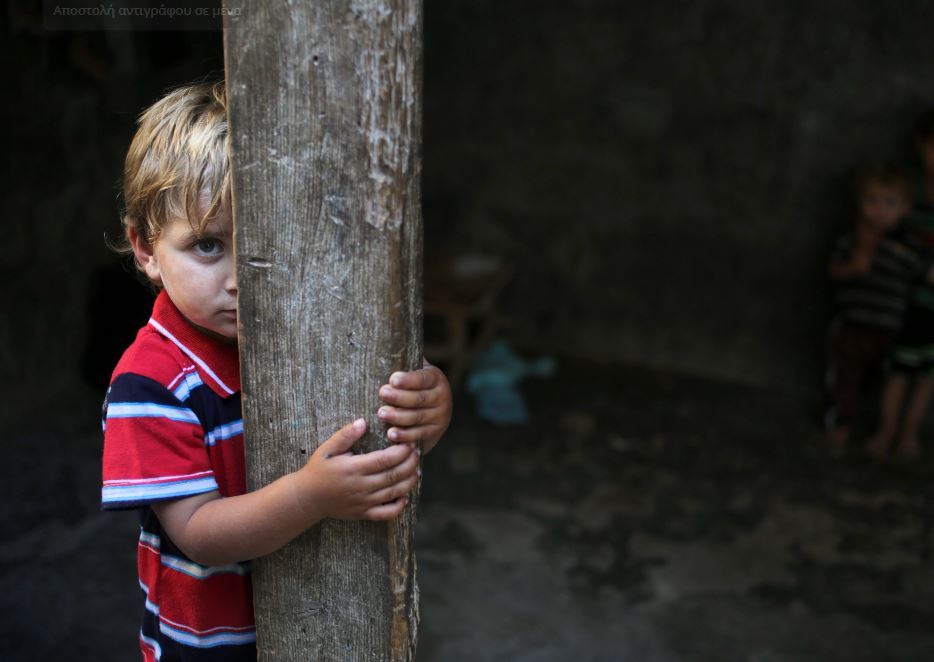ΕΕ: 1 στα 10 παιδιά με υλικές στερήσεις το 2021 – Η αρνητική πρωτιά της Ελλάδας