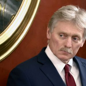 Πεσκόφ: Δυνατή μια τριμερής για την Ουκρανία αν οι συνομιλίες στην Αλάσκα φέρουν αποτελέσματα