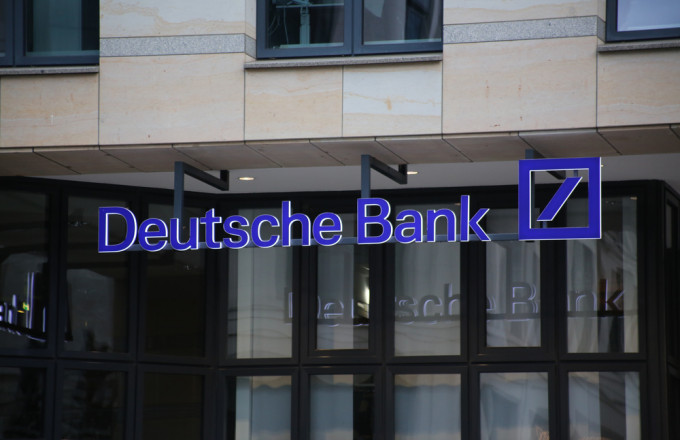 Deutsche Bank: Καλύτερα από τα αναμενόμενα τα κέρδη τριμήνου