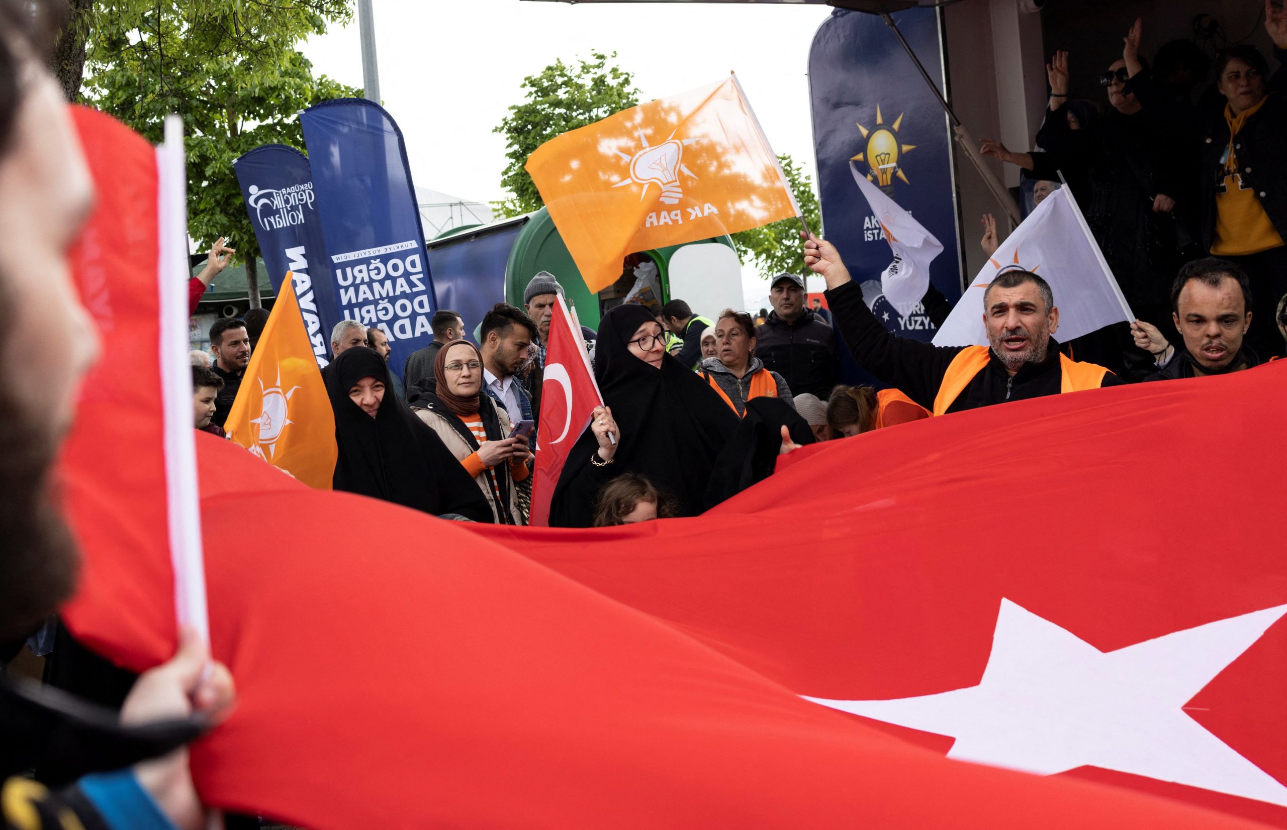Τουρκία εκλογές: Η νίκη θα κριθεί στο νήμα – Τι δείχνει η τελευταία δημοσκόπηση