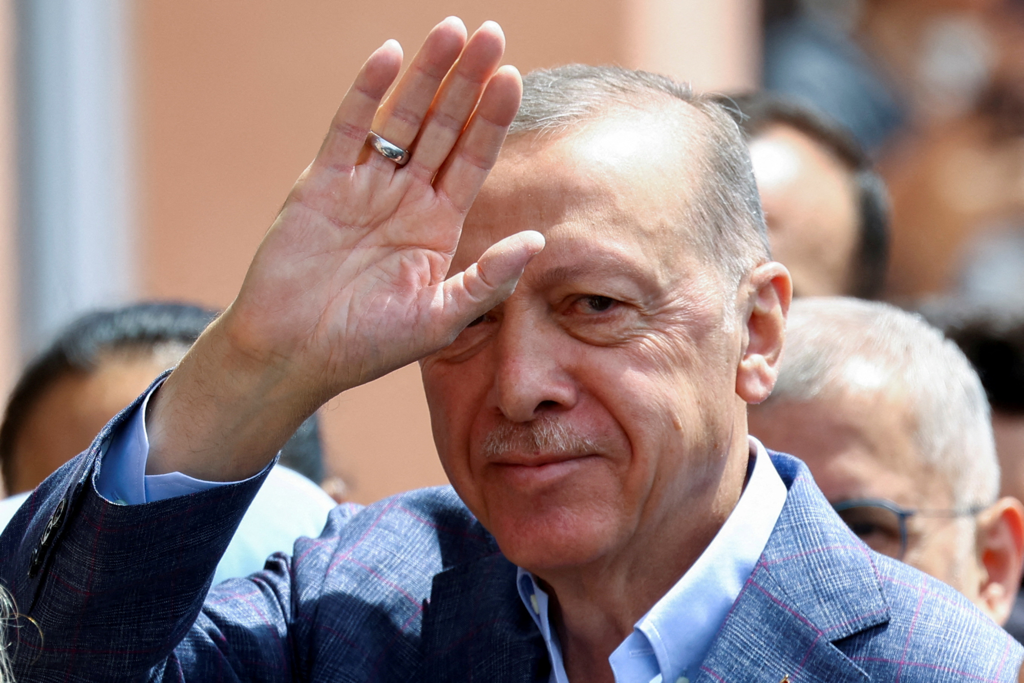 Εκλογές Τουρκία: Ξαφνική επίσκεψη Ερντογάν στην Άγκυρα – Το μήνυμα μόλις έκλεισαν οι κάλπες