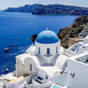 Κοινωνικός Τουρισμός: Ξεκινούν οι αιτήσεις για 300.000 επιταγές της ΔΥΠΑ