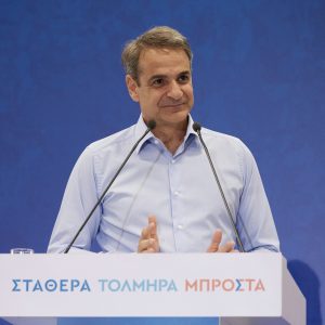 Road trip Μητσοτάκη στη «γαλάζια» Κρήτη – Οι 11 σταθμοί και οι συμβολισμοί της διήμερης περιοδείας
