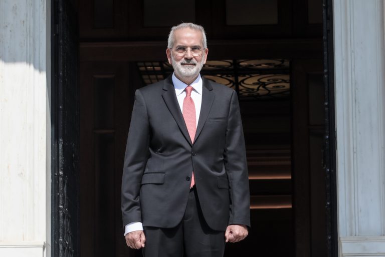 Υπηρεσιακή κυβέρνηση: Ορκίζεται στις 12 στο Προεδρικό Μέγαρο