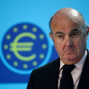 Λουίς ντε Γκίντος – ΕΚΤ: Κίνδυνοι για νέες πληθωριστικές πιέσεις