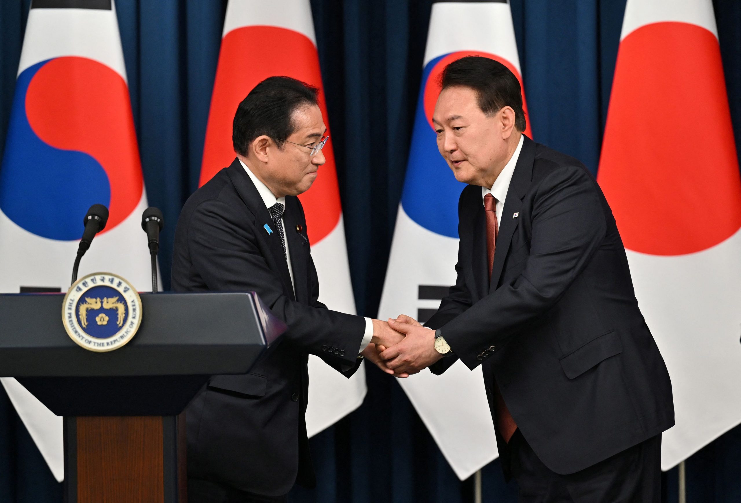 Κορέα: Επίσκεψη του Ιάπωνα πρωθυπουργού στη Σεούλ