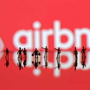 Airbnb: Πόσοι και ποιοι ιδιοκτήτες μπαίνουν στο στόχαστρο της εφορίας [γράφημα]