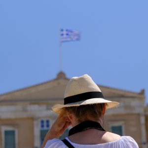 Κοινωνικός Τουρισμός: Ανοίγει η πλατφόρμα για 300.000 δικαιούχους – Mοριοδότηση για τα άτομα με αναπηρία και τους μονογονείς