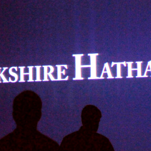 Η Berkshire ανακοινώνει ρεκόρ ρευστότητας και αύξηση κερδών