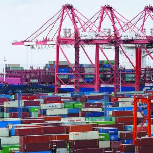 Παγκόσμιο εμπόριο: Η «χαρτούρα» πνίγει το παγκόσμιο εμπόριο