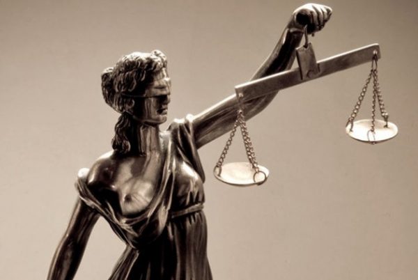 ΟΟΣΑ: Κόλαφος για τα ελληνικά δικαστήρια – Τι συστήνει για ΜμΕ, εργασία, ανταγωνιστικότητα