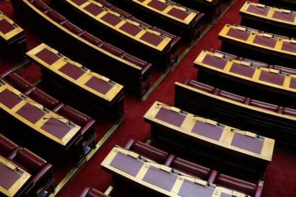 Όταν ο Τσίπρας έδειξε το πρόγραμμα του ΣΥΡΙΖΑ στον Σολτς, οι περιοδείες του ΣΕΒ και το νέο προφίλ του Υπερταμείου