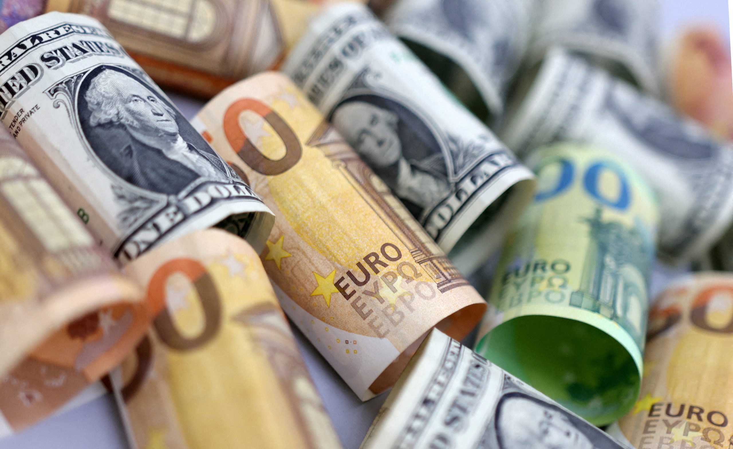 Ευρώ: Σε χαμηλό 3 ετών η χρήση του στις διεθνείς συναλλαγές