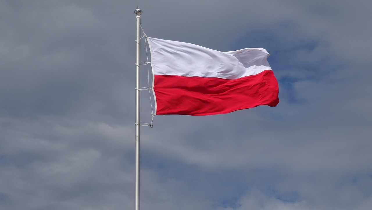 Πολωνία: Κριτική και προειδοποιήσεις από ΕΕ – ΗΠΑ για την «επιτροπή έρευνα για ρωσική επιρροή»