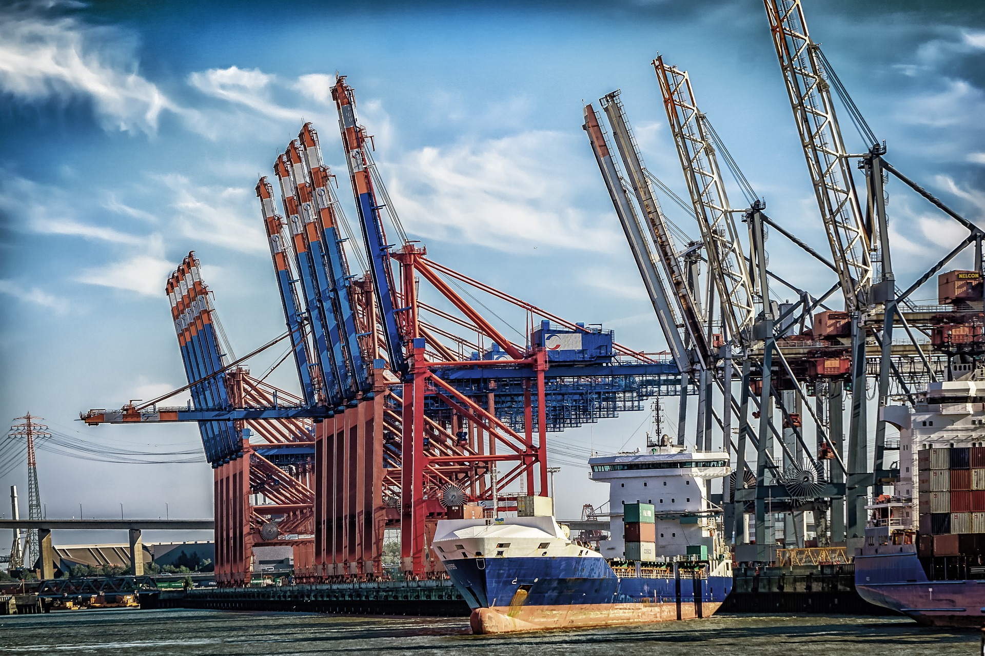 MSC: Κατέθεσε προσφορά για το λιμάνι του Αμβούργου