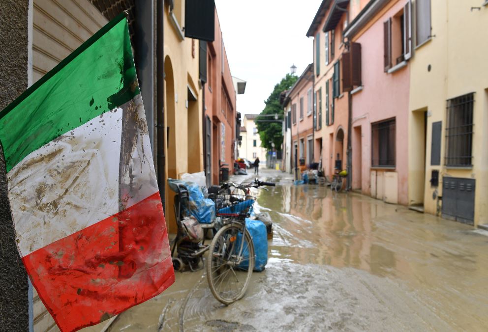 Ιταλία: 14 νεκροί, τουλάχιστον 20.000 άστεγοι από τις πλημμύρες