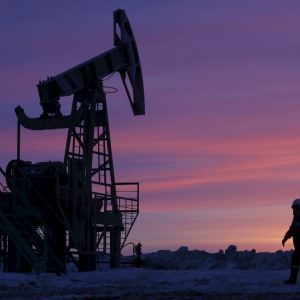 Πετρέλαιο: Κάτω από τα 90 δολάρια το βαρέλι εκτιμούν οικονομολόγοι