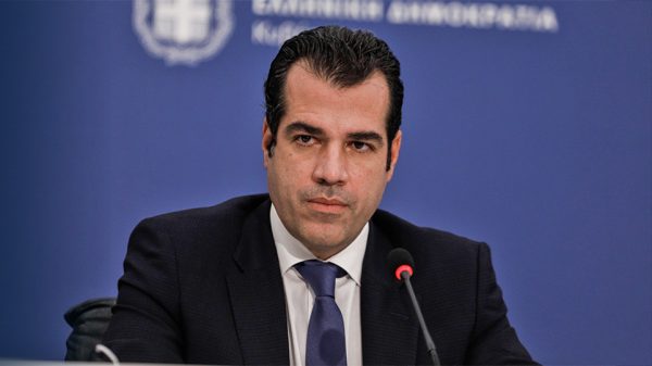 Πλεύρης: Συγγνώμη από τα παιδιά μου – Η ανάρτηση μετά την επίθεση με γιαούρτι