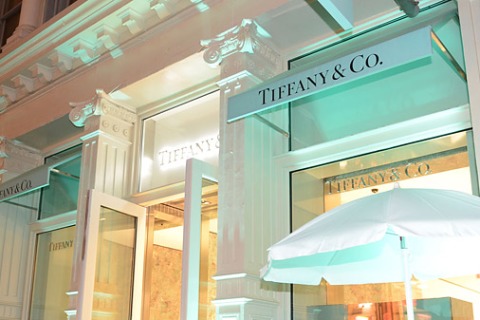 Μπερνάρ Αρνό: Διέταξε ανακαίνιση για το κατάστημα Tiffany’s Fifth Avenue όταν χάθηκε μέσα σε αυτό