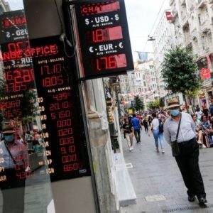 Τουρκία: «Ψήφος εμπιστοσύνης» στον Ερντογάν από το χρηματιστήριο – Βυθίζεται η λίρα