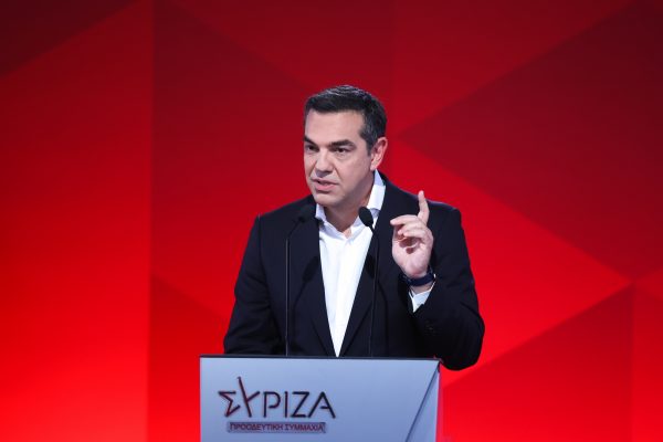 Τσίπρας: Η Πλεύση Ελευθερίας καραμπινάτο παράδειγμα κόμματος που προωθήθηκε με την ευγενική χορηγία του Μαξίμου