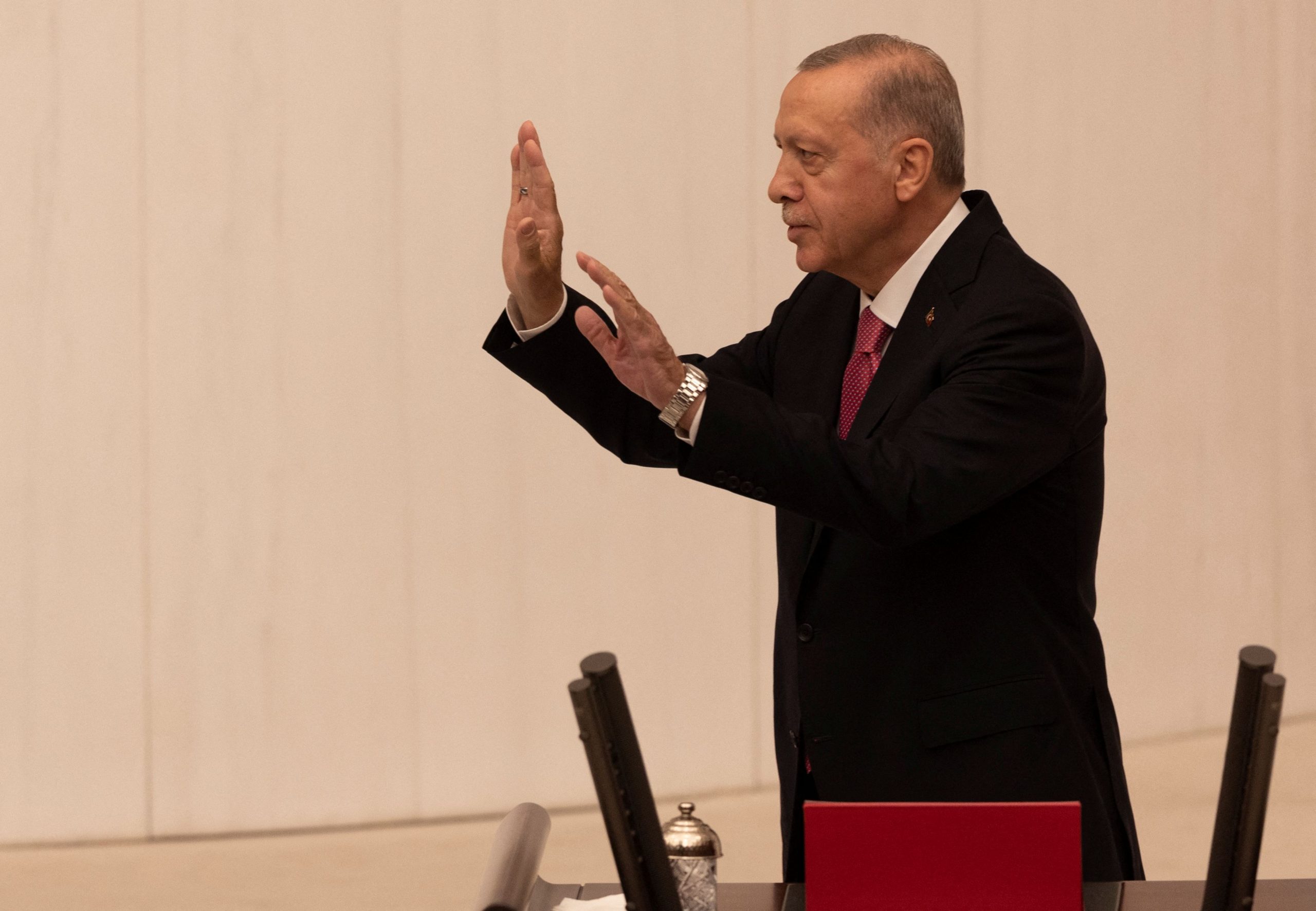 Τουρκία: Ο Ερντογάν αποκηρύσσει τα erdoganomics
