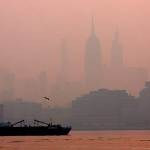 ΗΠΑ: Η Νέα Υόρκη τυλιγμένη σε αιθαλομίχλη [εικόνες]