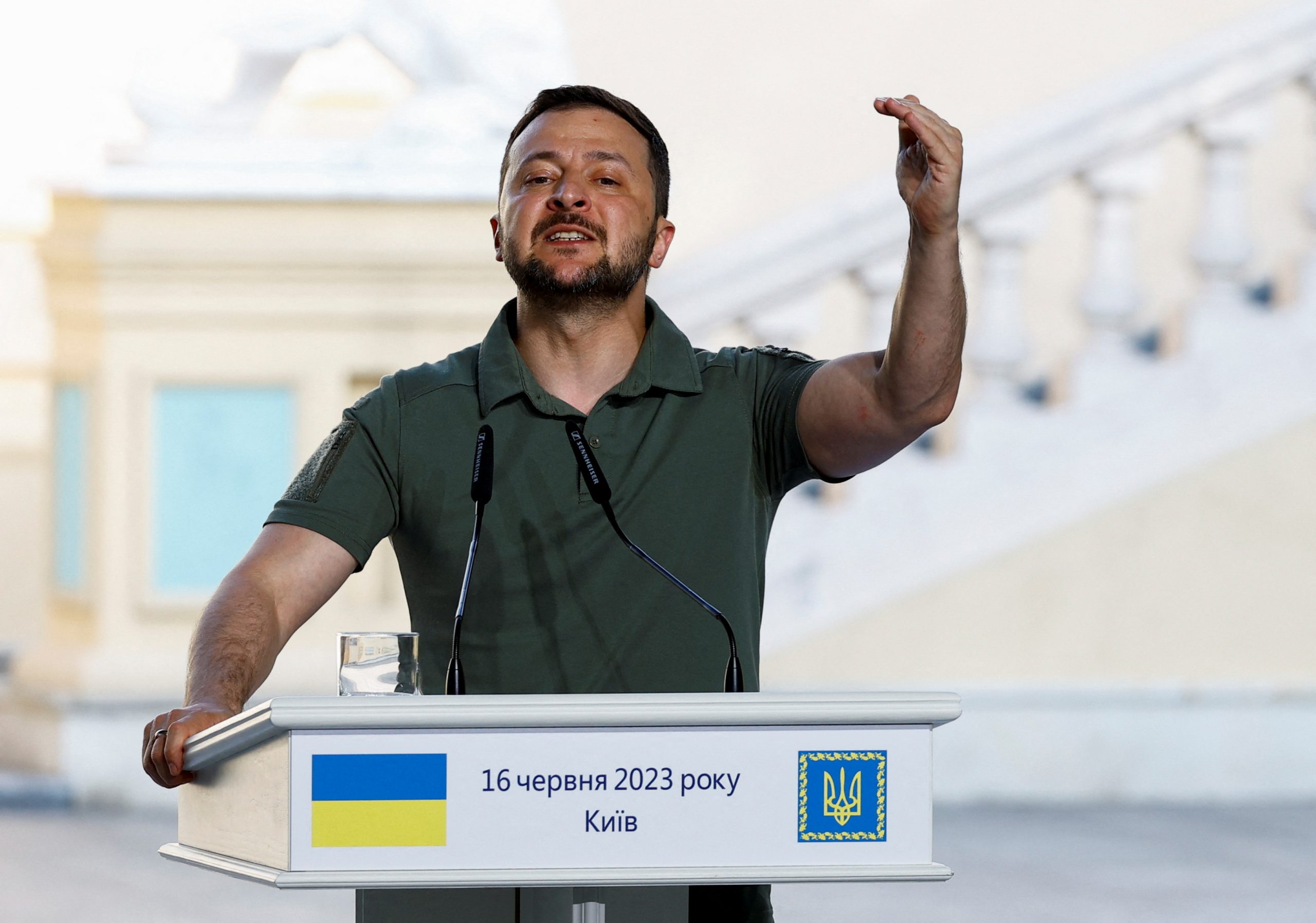 Ζελένσκι: Ο στρατός ζητά μισό εκατομμύριο Ουκρανούς στρατιώτες – Απαιτούνται 13,5 δισ. δολάρια