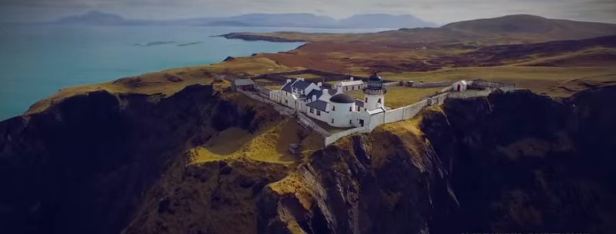 Ιρλανδία: Πληρώνει μέχρι 84.000 ευρώ για να «ζωντανέψει» τα νησιά της